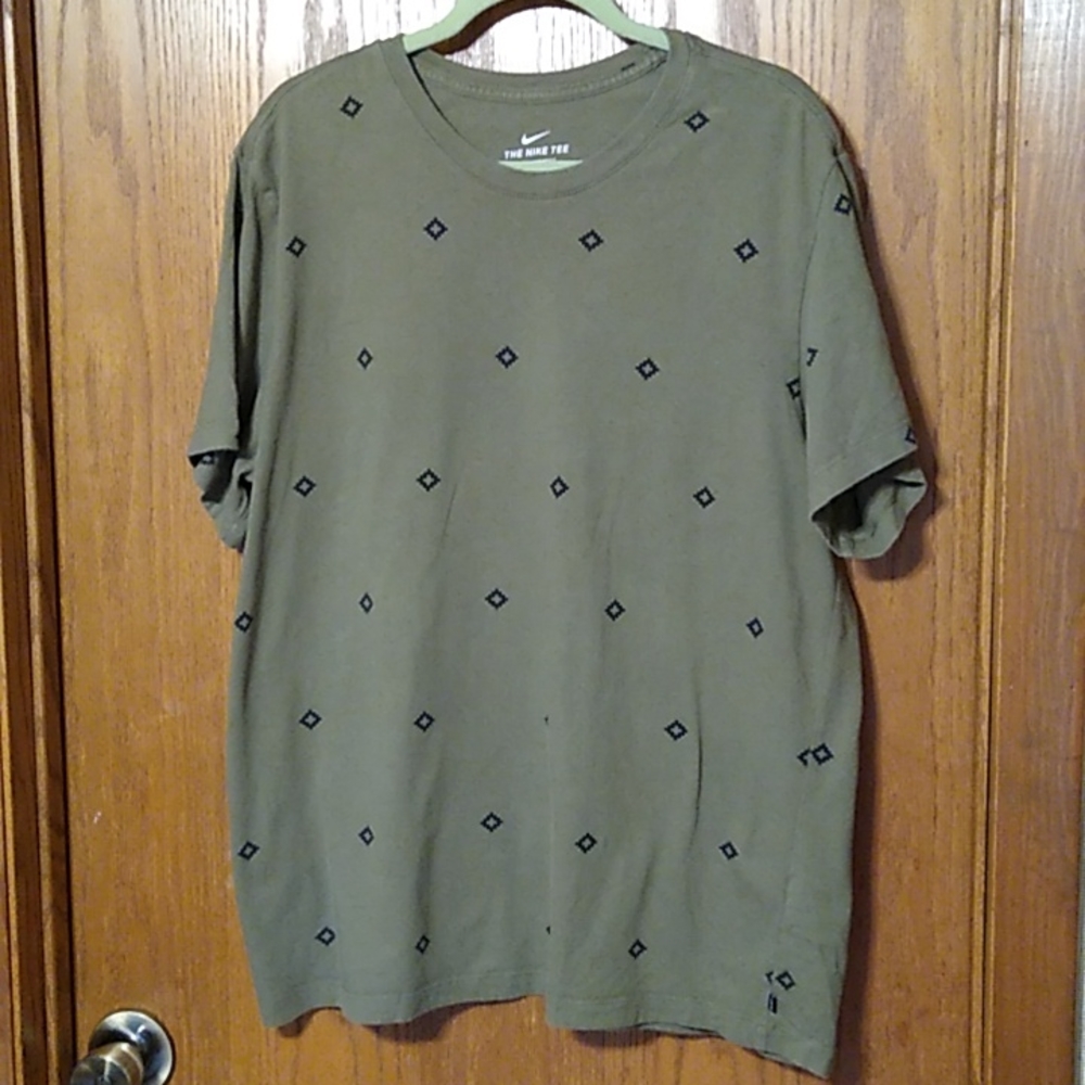 Short Sleeve Nike T-Shirt